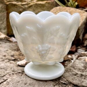 Westmoreland Vintage Paneled Grape Vine Milk Glass Pedestal Compote Dish 4.25"